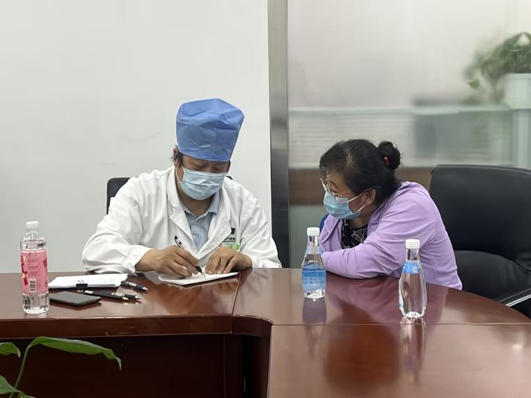 �۷���ʹ������ع��ᷢչ  &ldquo;�ذ�ְ����ȫ ��ҽ��ҩ����&rdquo;  ����